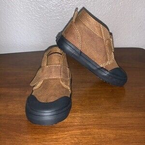 Old Navy Faux Suede mid-Top Chukka sneakers 5,6